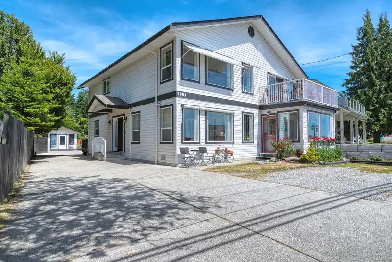 4664 SUNSHINE COAST HIGHWAY - photo 1 of 37