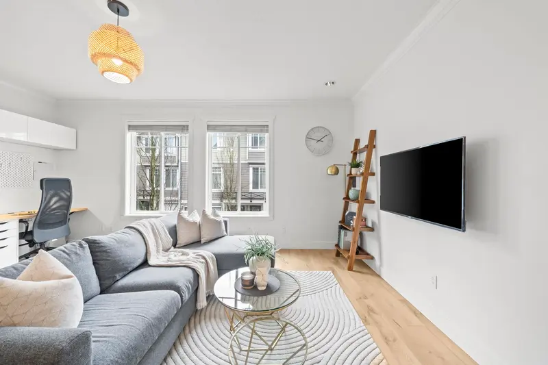 12 15399 GUILDFORD DRIVE - photo 2 of 25