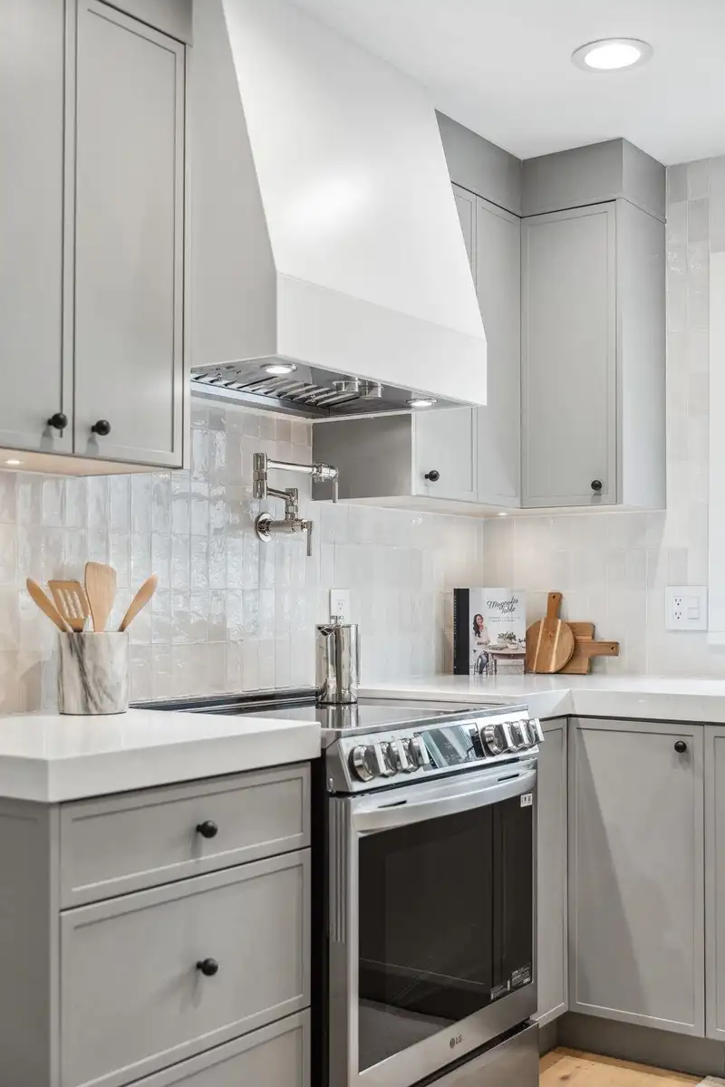106 E 26TH STREET - photo 4 of 33