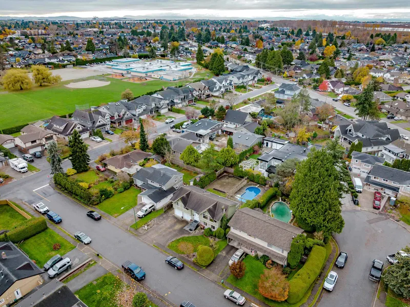 5213 WALNUT PLACE - photo 3 of 25