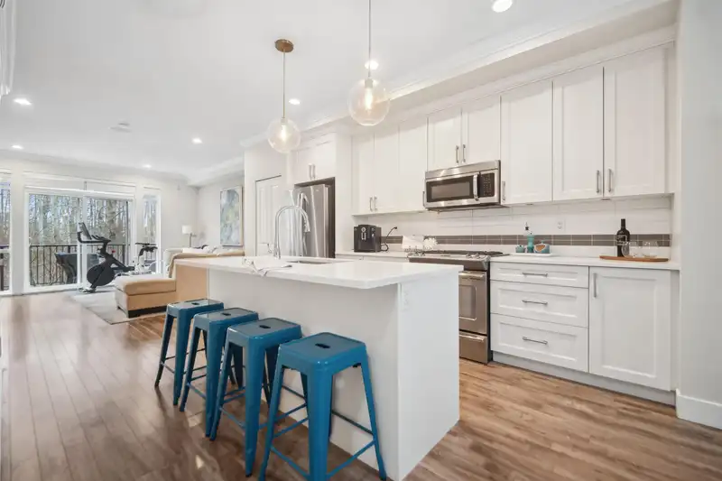 59 3039 156 STREET - photo 1 of 35