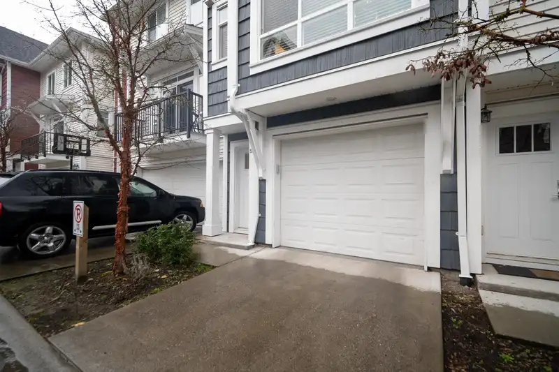 59 3039 156 STREET - photo 2 of 35