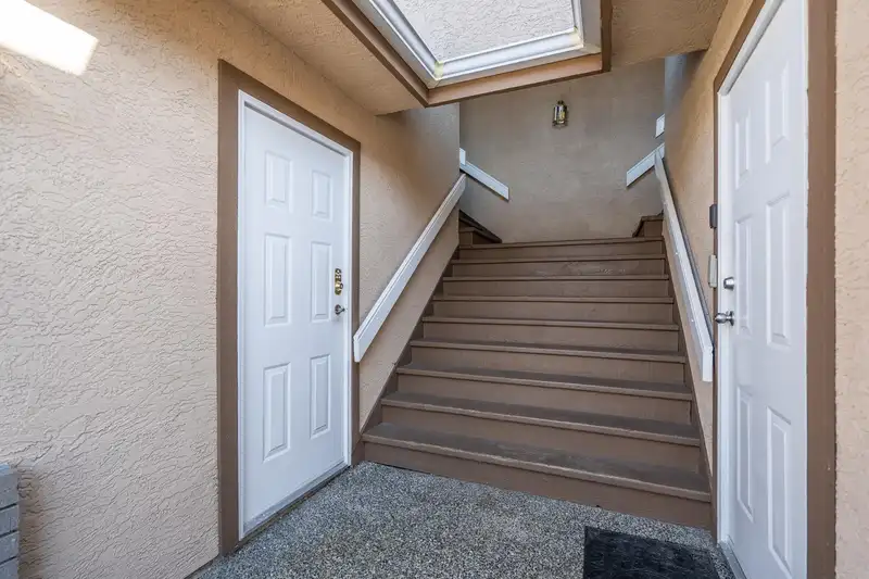 235 14861 98 AVENUE - photo 3 of 38