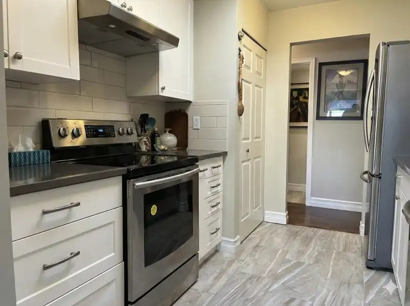 302 1354 WINTER STREET - photo 3 of 24