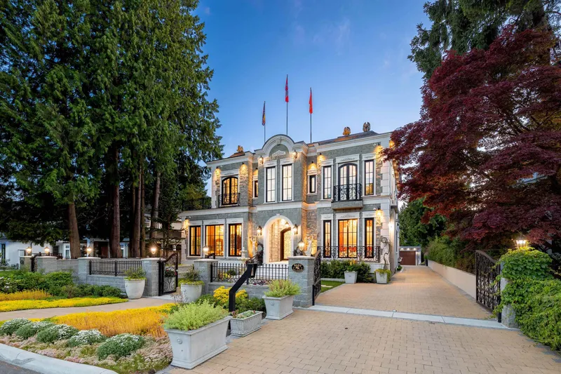 8483 WILTSHIRE STREET - photo 1 of 25