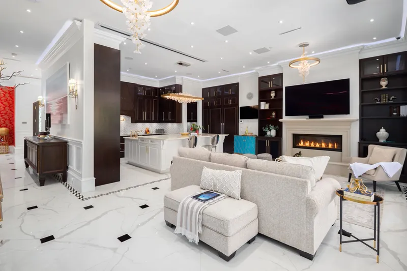 8483 WILTSHIRE STREET - photo 2 of 25