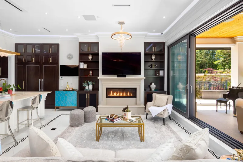 8483 WILTSHIRE STREET - photo 3 of 25