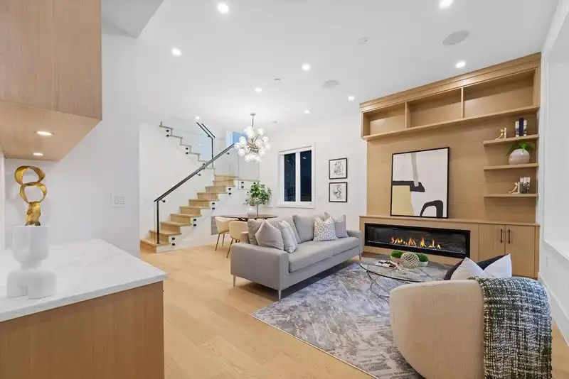 1 1166 E 11TH AVENUE - photo 3 of 40