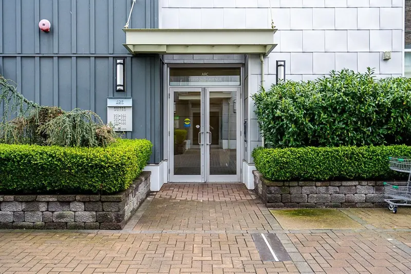 459 15850 26 AVENUE - photo 3 of 25