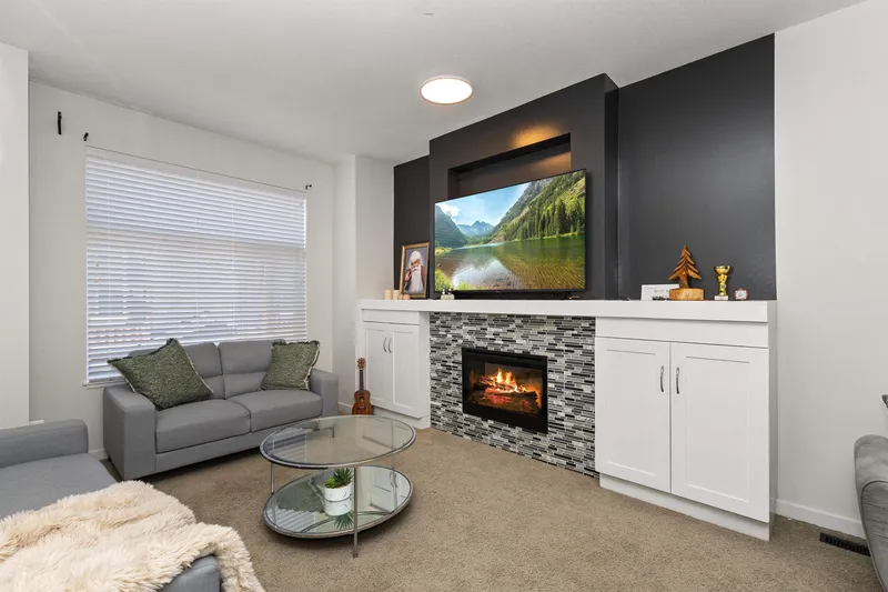 11 6956 193 STREET - photo 3 of 25