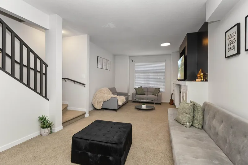 11 6956 193 STREET - photo 4 of 25