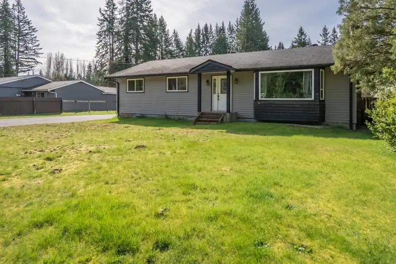 23566 52 AVENUE - photo 2 of 40