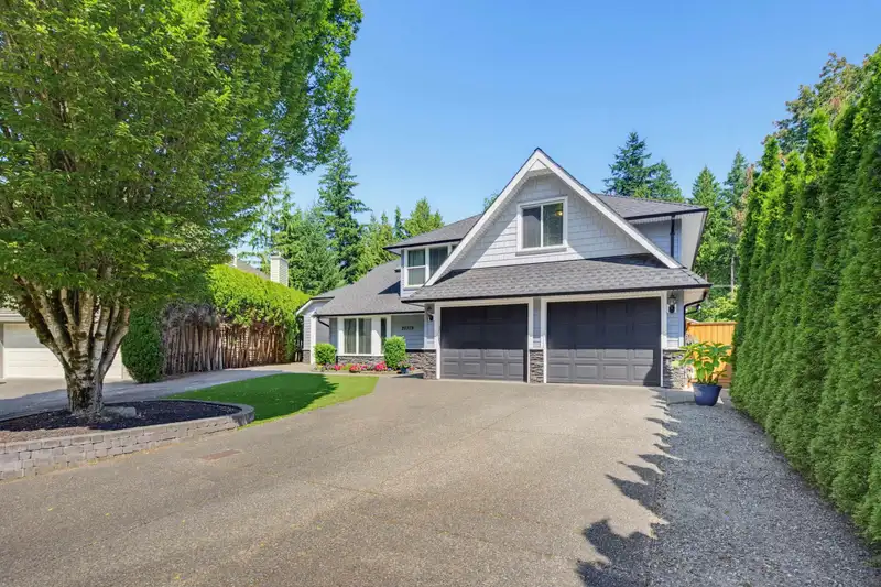 20379 93 AVENUE - photo 3 of 40