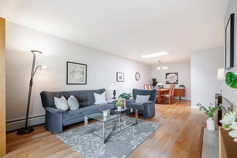 301 141 E 18TH STREET - photo 3 of 26