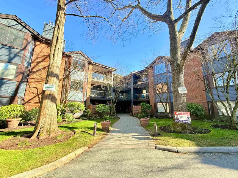 301 15300 17 AVENUE - photo 2 of 25