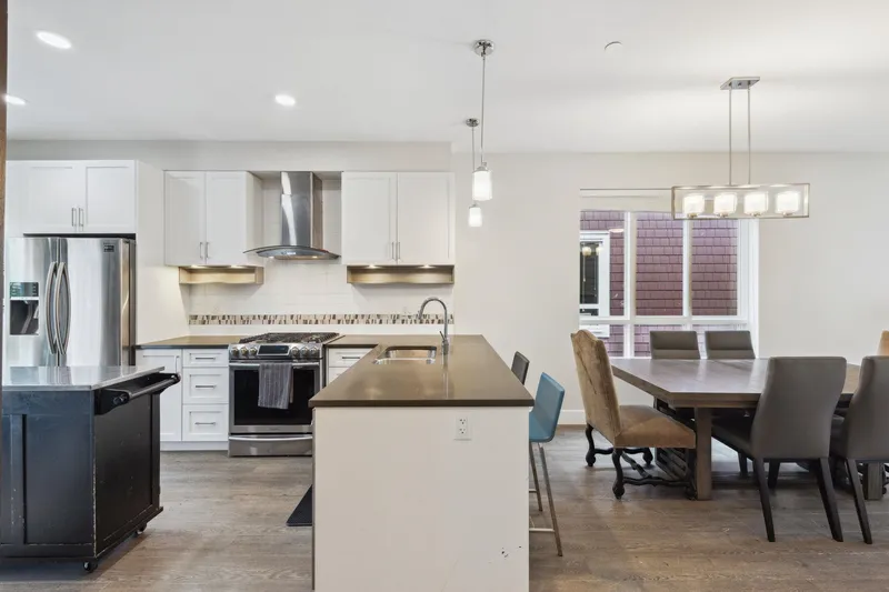 511 4688 HAWK LANE - photo 2 of 25