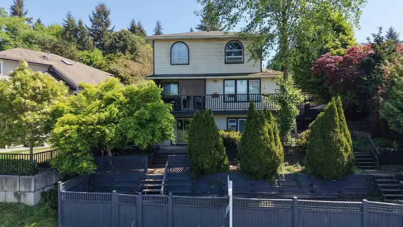 10849 MAGNOLIA COURT - photo 2 of 40