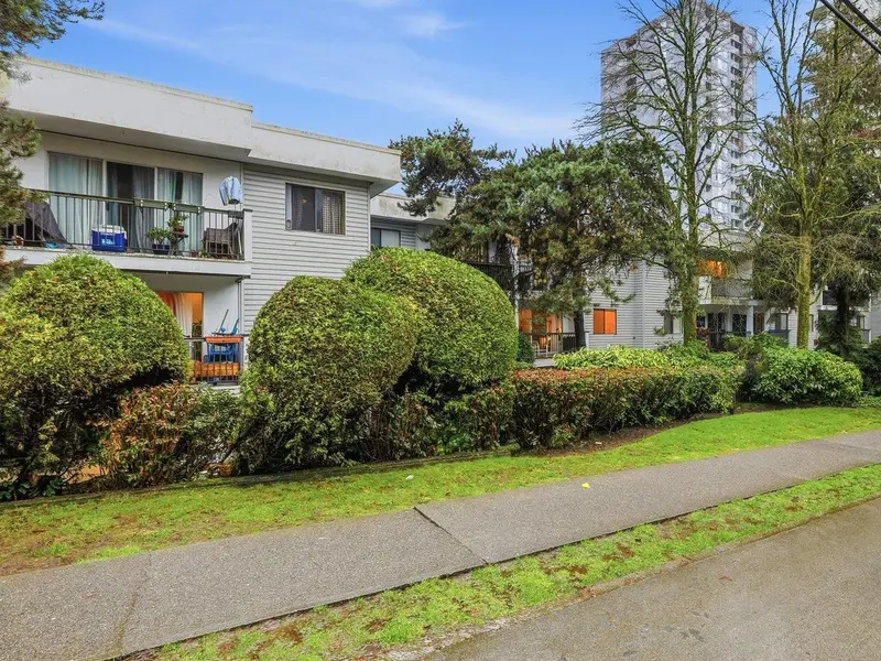 306 428 AGNES STREET - photo 2 of 25