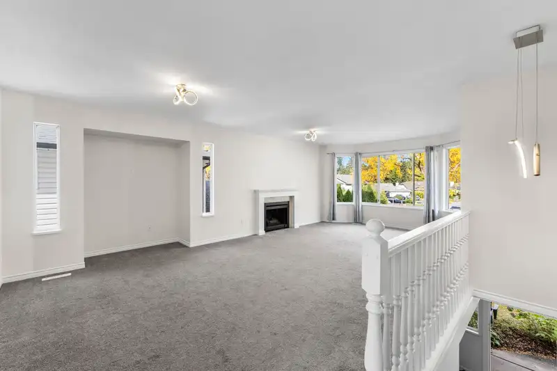 8895 214B STREET - photo 4 of 40