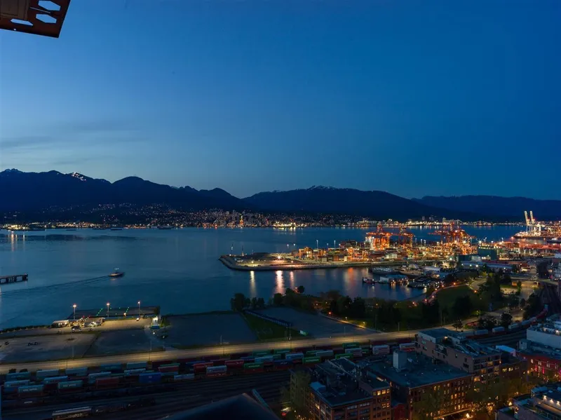 3304 128 W CORDOVA STREET - photo 1 of 10