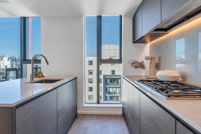 1102 1482 ROBSON STREET - photo 3 of 17