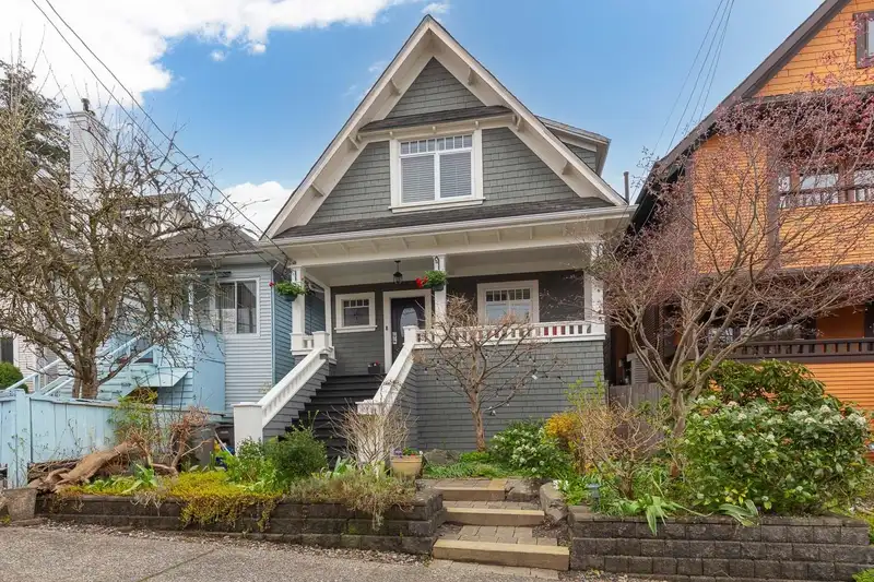 2012 WILLIAM STREET - photo 1 of 40
