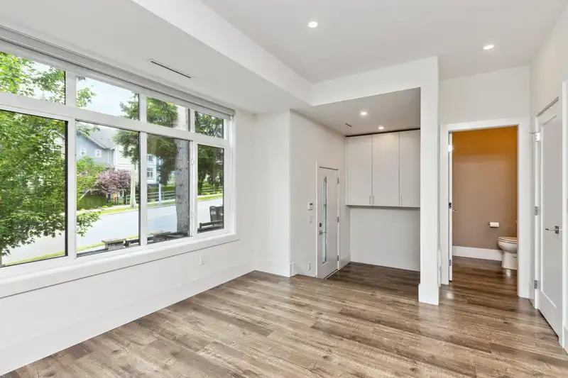 7 15177 60 AVENUE - photo 3 of 27