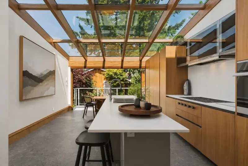 647 PRIOR STREET - photo 1 of 39
