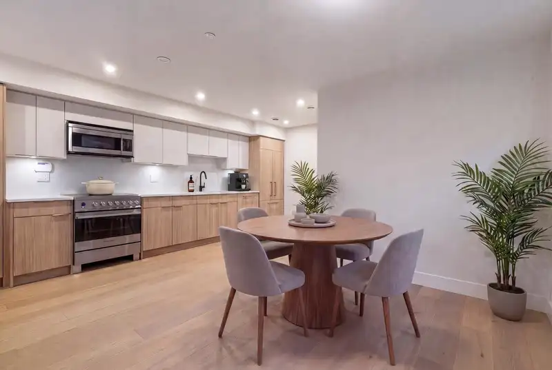 1 1933 TEMPLETON DRIVE - photo 3 of 15