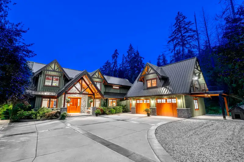 949 ARBUTUS BAY LANE - photo 1 of 38