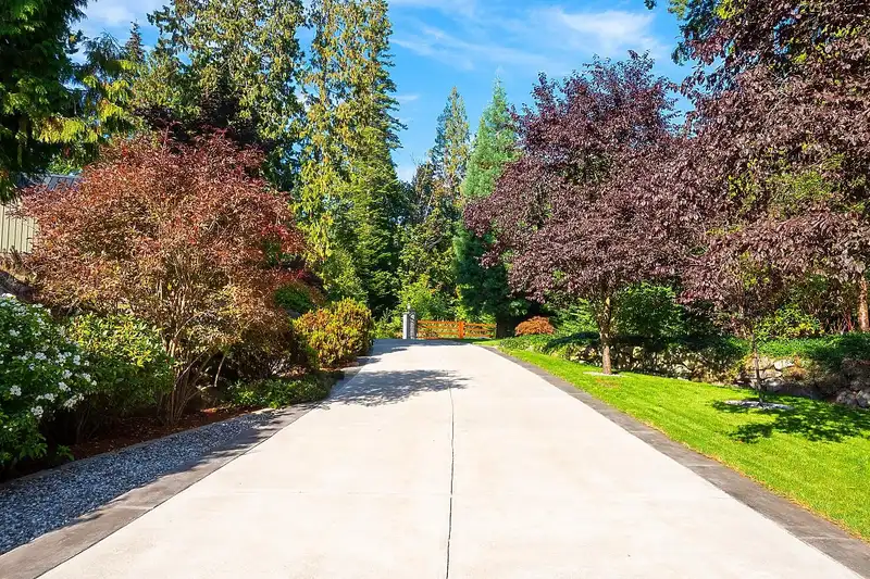 949 ARBUTUS BAY LANE - photo 3 of 38