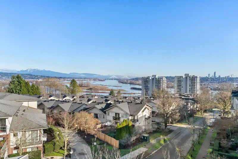 404 270 FRANCIS WAY - photo 1 of 37