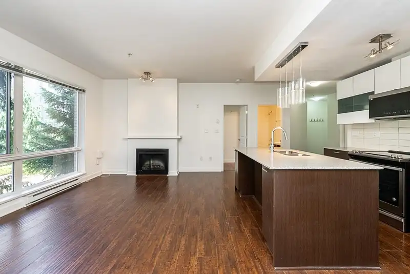 216 13339 102A AVENUE - photo 4 of 36