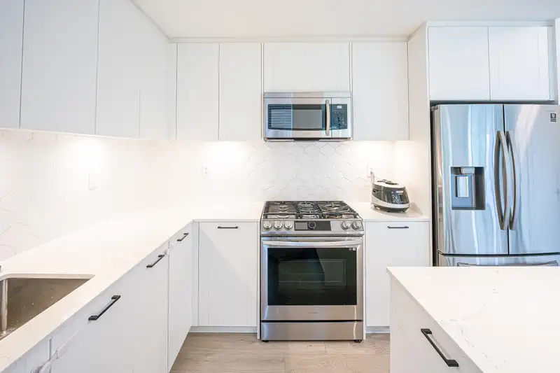 603 8327 201 STREET - photo 2 of 30