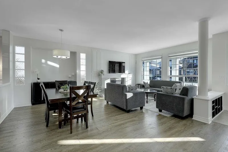 18461 65 AVENUE - photo 3 of 25