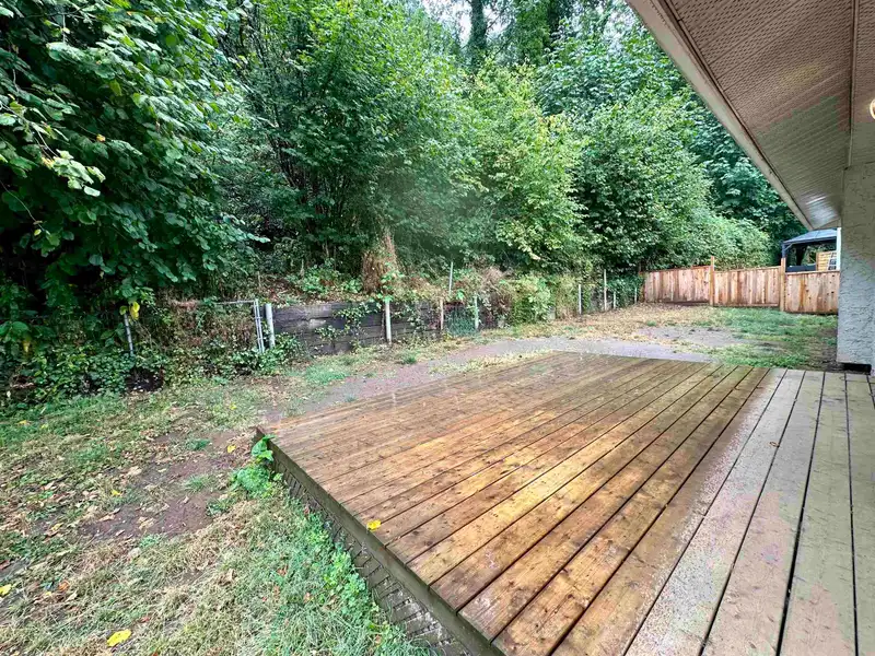 2464 CAMERON CRESCENT - photo 3 of 3