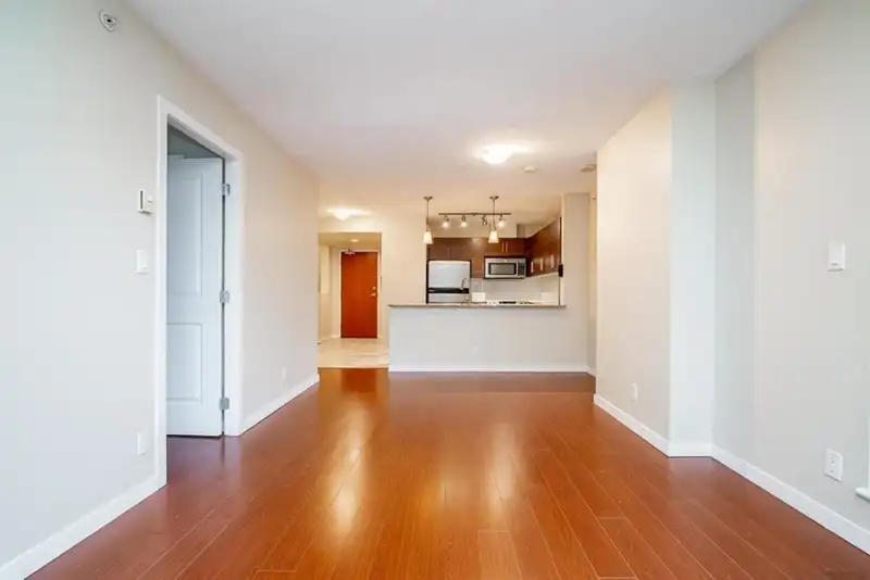 1307 814 ROYAL AVENUE - photo 4 of 9