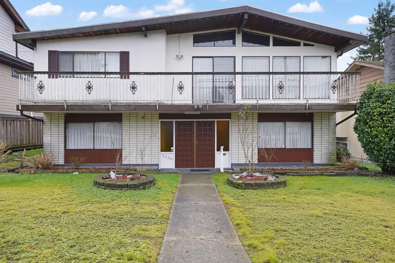 5320 SPRUCE STREET - photo 2 of 25