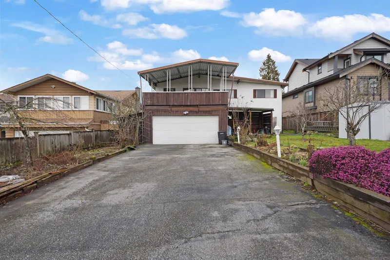 5320 SPRUCE STREET - photo 4 of 25