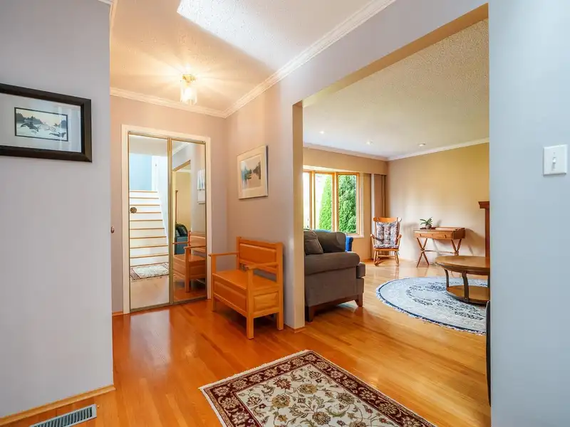 1063 MARIGOLD PLACE - photo 4 of 34