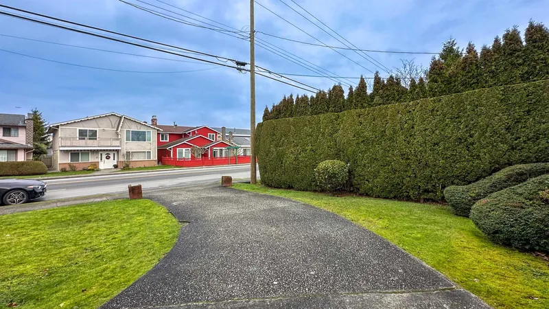 9660 FRANCIS ROAD - photo 3 of 25