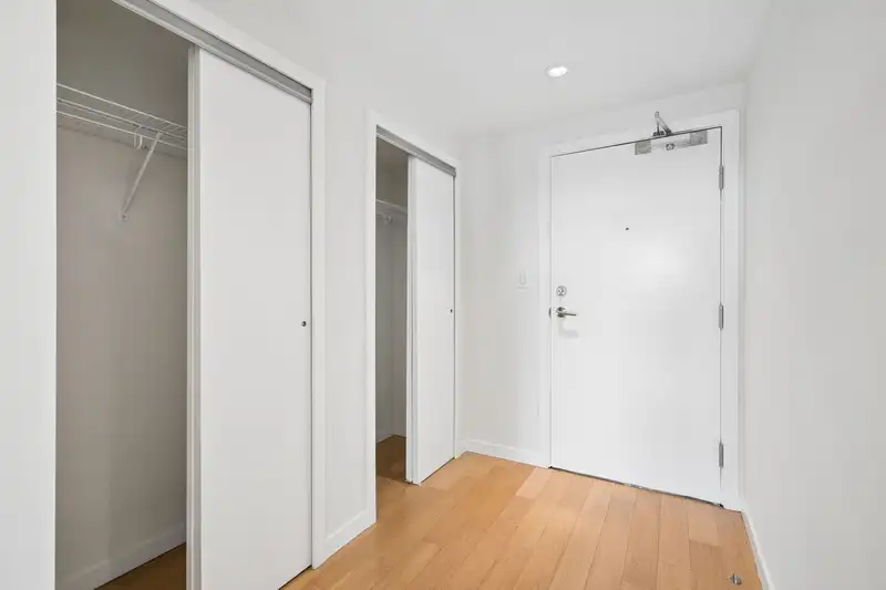 1005 7117 ELMBRIDGE WAY - photo 4 of 30