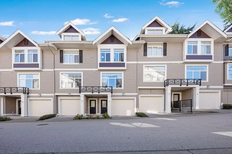 4 14377 60TH AVENUE - photo 1 of 32