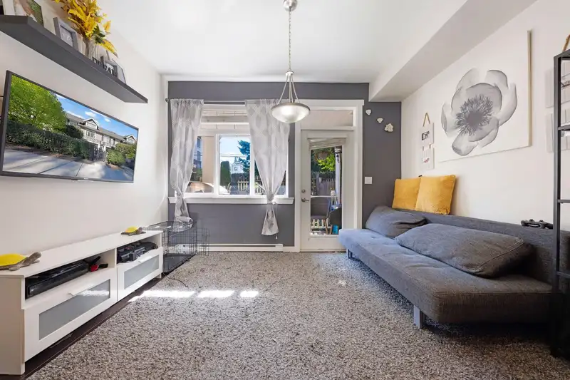 4 14377 60TH AVENUE - photo 4 of 32