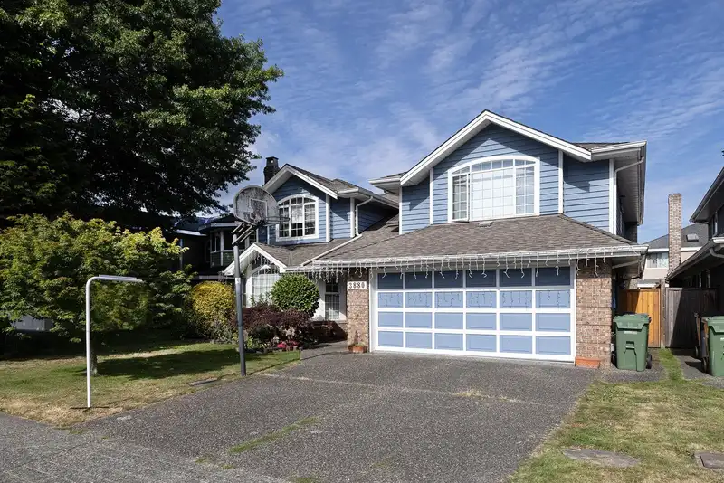 3880 STOLBERG STREET - photo 1 of 27