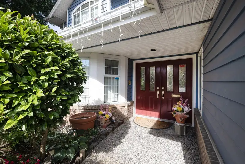 3880 STOLBERG STREET - photo 2 of 27