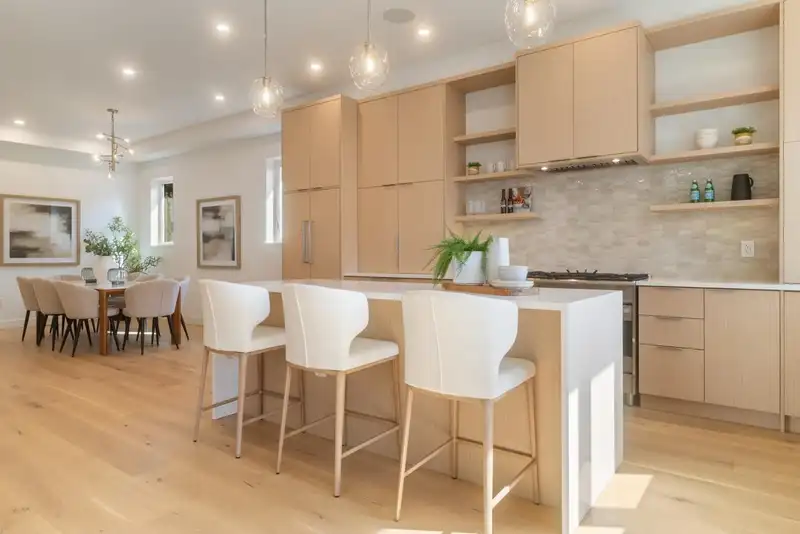 619 E 22ND STREET - photo 2 of 33