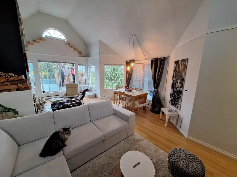 401 1365 W 4TH AVENUE - photo 1 of 26