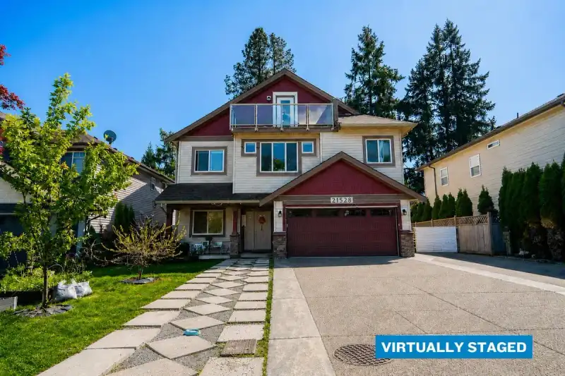 21528 DONOVAN AVENUE - photo 1 of 40