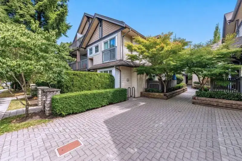 306 4468 ALBERT STREET - photo 1 of 21